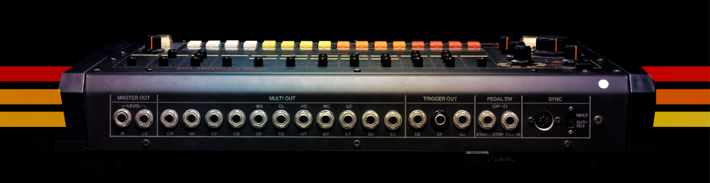 Bagian belakang dari TR-808